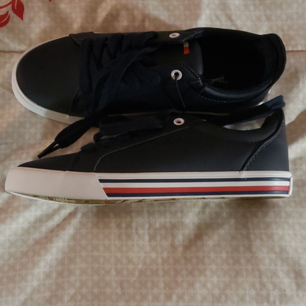 New - Picture 2 of 3